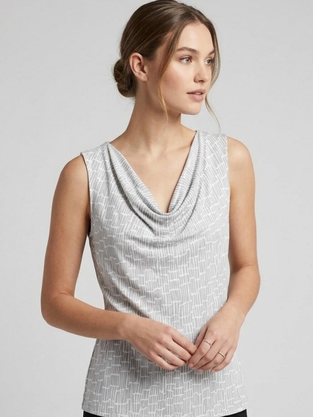 Banana Republic Sleeveless Cowl-neck Top in Gray & White Geometric Pattern Sz S